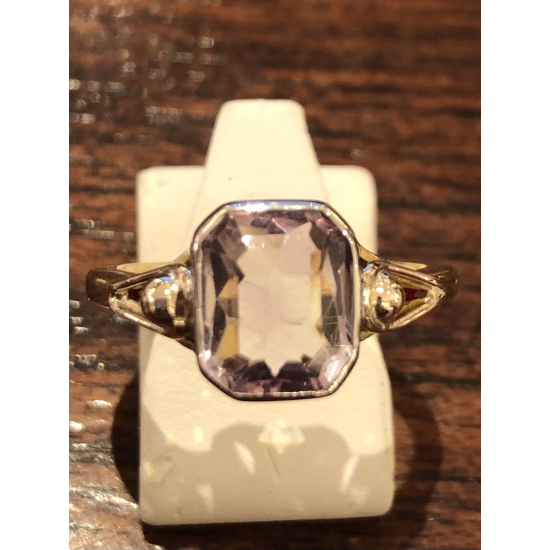 14k BICOLOR GEEL-WITGOUDEN VINTAGE RING MET HÉÉL LICHT PAARSE STEEN - 10068393