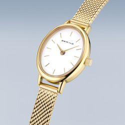 BERING DAMES HORLOGE CLASSIC OVAAL GOUDKLEUR - 11020-334 - 10069318